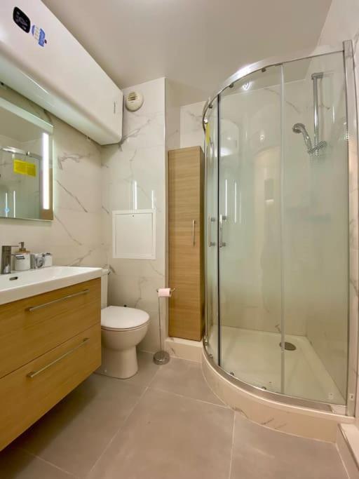 Suite Maximilien Near Disneyland بوسي سان جورْج المظهر الخارجي الصورة