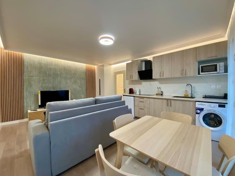 Suite Maximilien Near Disneyland بوسي سان جورْج المظهر الخارجي الصورة